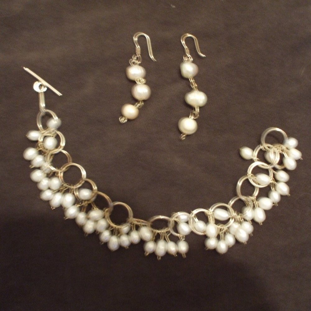 Bracelet and earrings set